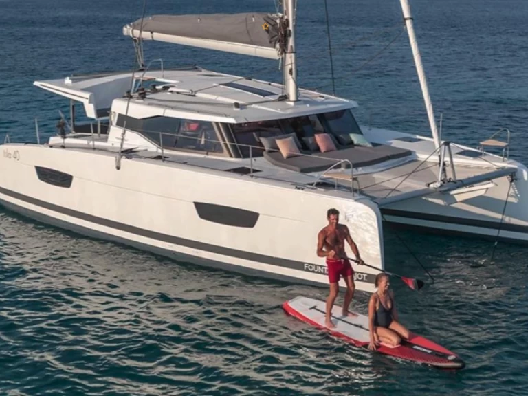 Catamaran hire in Pointe-à-Pitre - Fountaine Pajot Isla 40