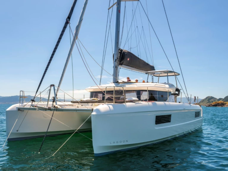 Charter a Lagoon Lagoon 43 in Le Marin on Samboat