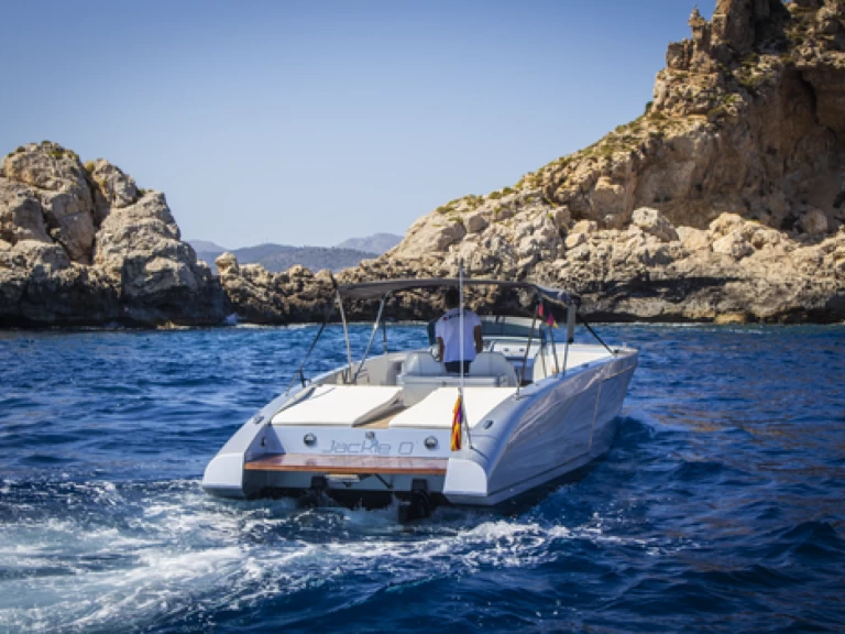 Motorboat to hire El Toro at the best price