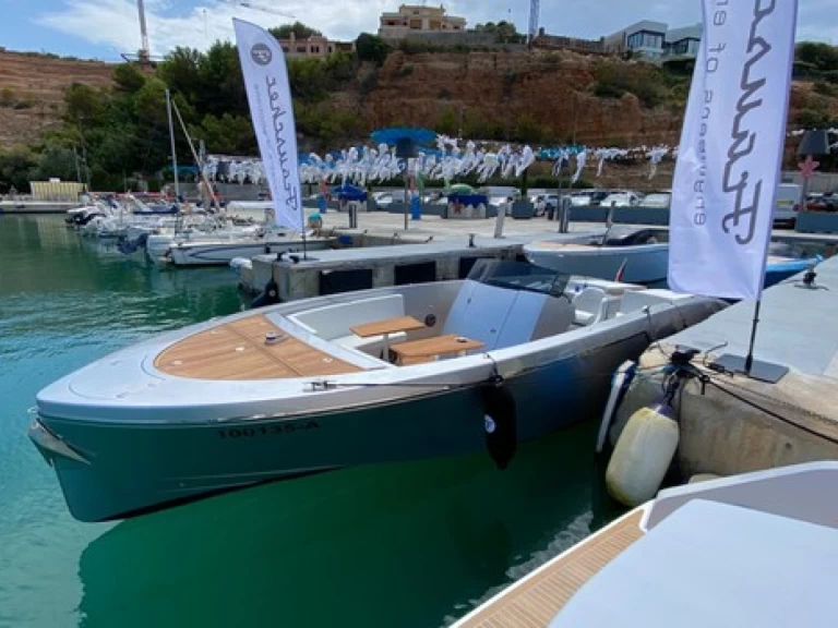 Yacht charter El Toro - Frauscher 1017 LIDO on SamBoat