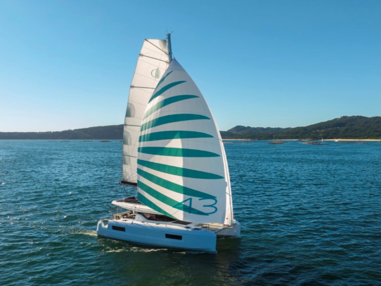 Hire a Lagoon Lagoon 43 Le Marin