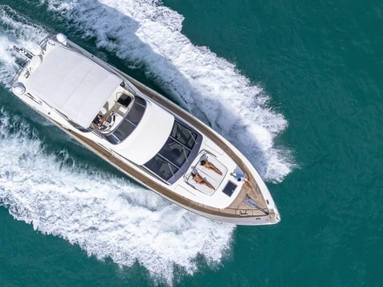 Luxury Yacht to hire Miami Beach at the best price