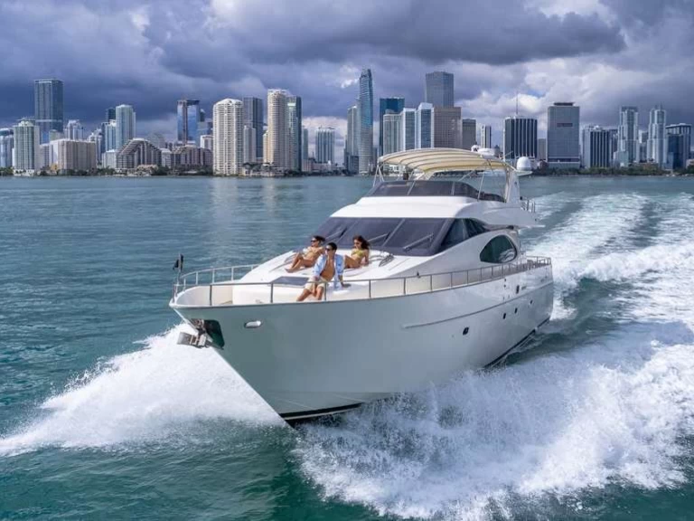 Yacht charter Miami Beach - Azimut Azimut 70 on SamBoat