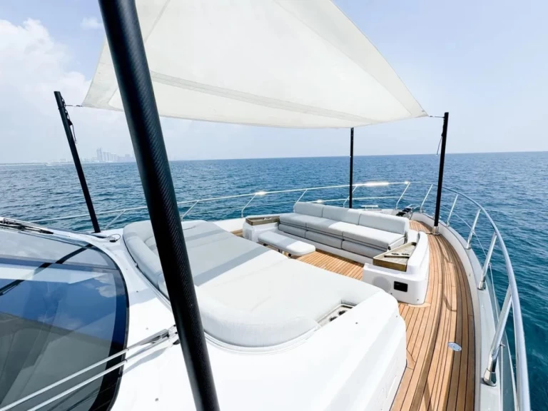 Luxury Yacht to hire Miami at the best price