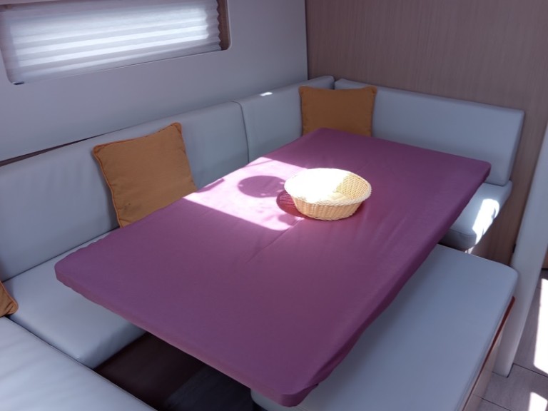 Yacht hire Lefkáda cheap Oceanis 37.1