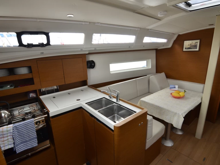 Charter a Jeanneau Sun Odyssey 380 in Cannigione on Samboat