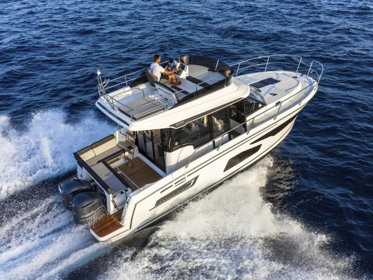 Hire Motorboat with or without skipper Jeanneau Phường Hiệp Bình Phước