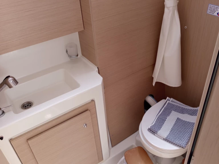 Hire Sailboat Bénéteau with a boat licence