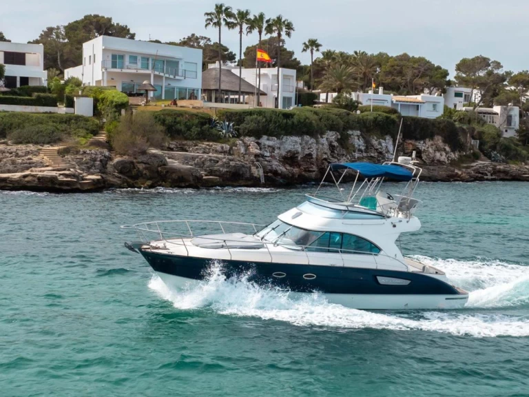 Bénéteau Antares 12 Fly charter bareboat or skippered in  Pomer