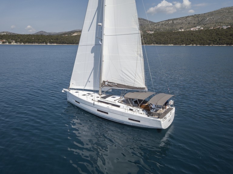 Sailboat hire in Seget Donji - Dufour Dufour 530