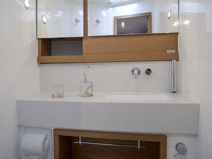 Charter a Dufour Dufour 530 in Seget Donji on Samboat