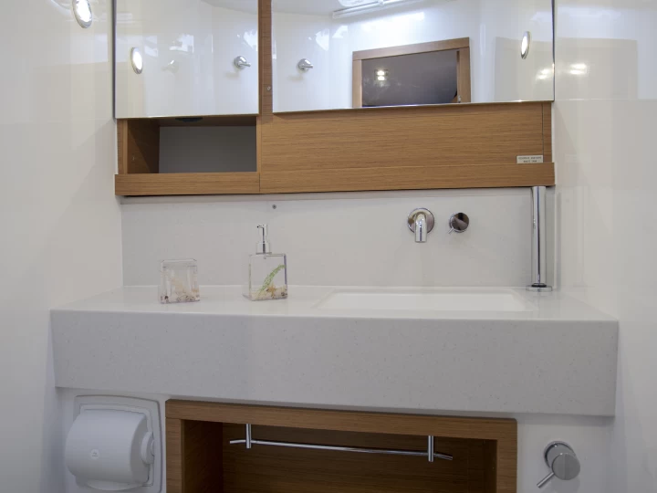 Charter a Dufour Dufour 530 in Seget Donji on Samboat