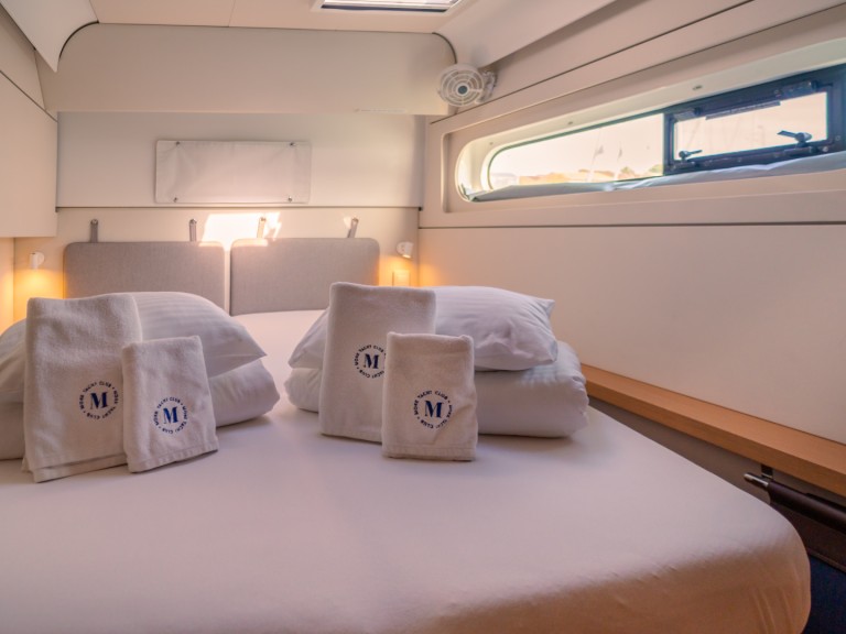 Catamaran to hire Seget Donji at the best price