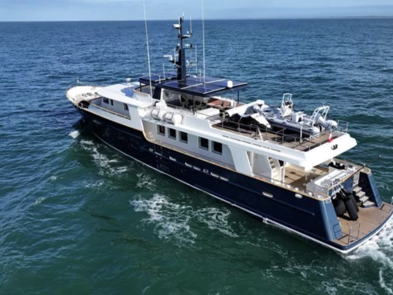 Yacht hire Bas du Fort cheap Ocea 108