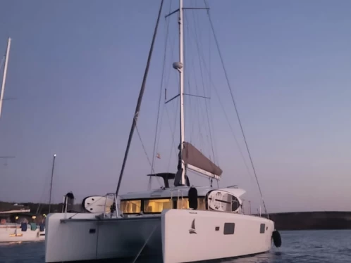 Charter a Lagoon Lagoon 39 in Sant Antoni de Portmany on Samboat