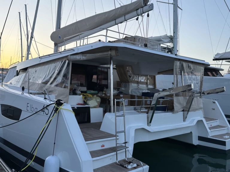 Hire Catamaran with or without skipper Fountaine Pajot Le Marin
