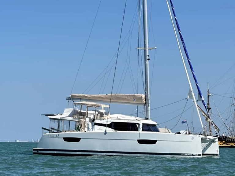 Hire Catamaran with or without skipper Fountaine Pajot Le Marin