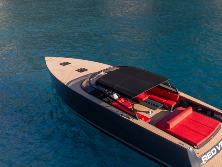 Hire Motorboat with or without skipper VanDutch Portofino