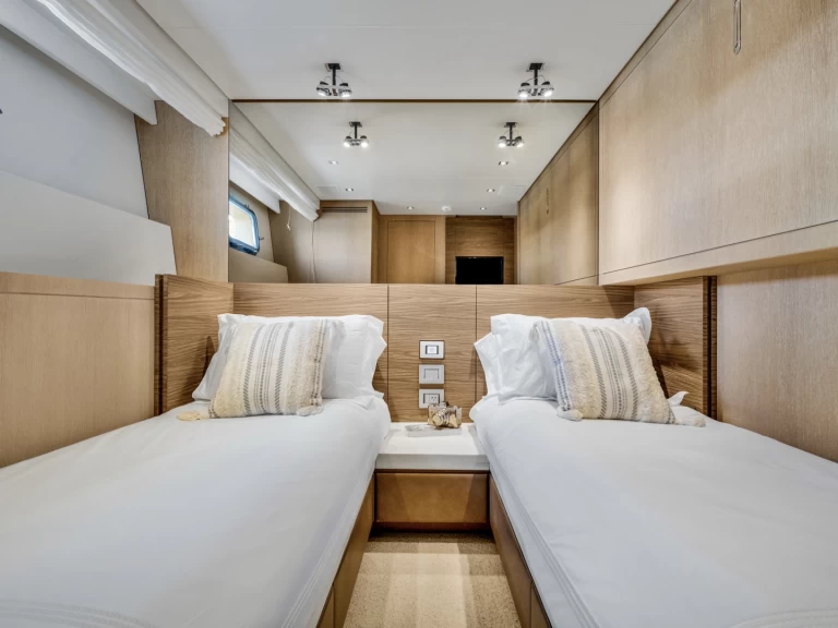 Hire Luxury Yacht with or without skipper San Lorenzo Miami Beach