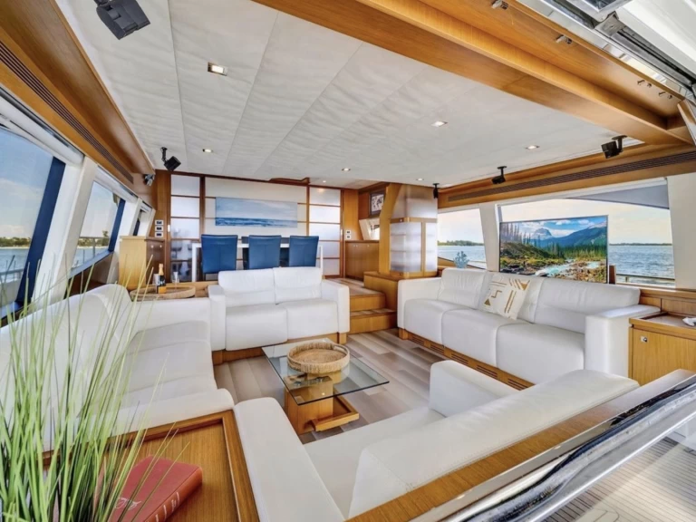 Luxury Yacht to hire Miami Beach at the best price