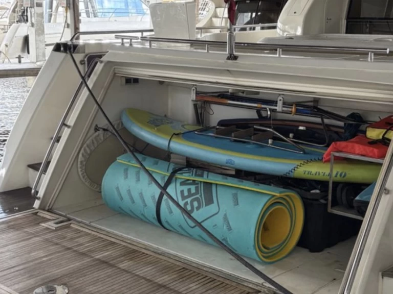 Hire a Ferretti Ferretti 80 Miami Beach