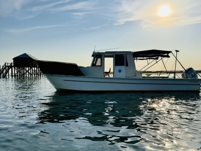 Motorboat to hire France at the best price