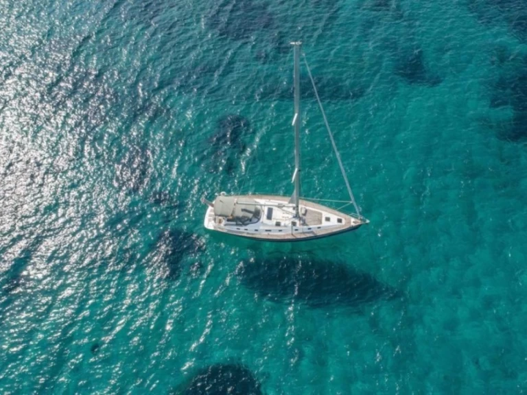 Charter a Ocean Yachts Ocean Star 56.1 in Foinikas on Samboat