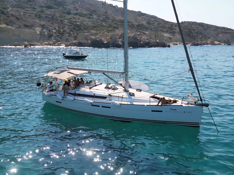 Sailboat hire in Ta' Xbiex - Jeanneau Sun Odyssey 439