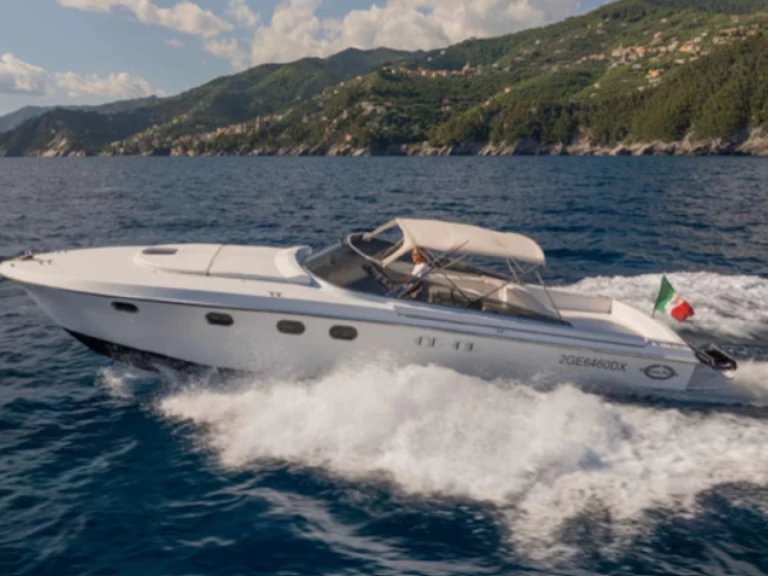 Charter a Magnum 40 in Portofino on Samboat