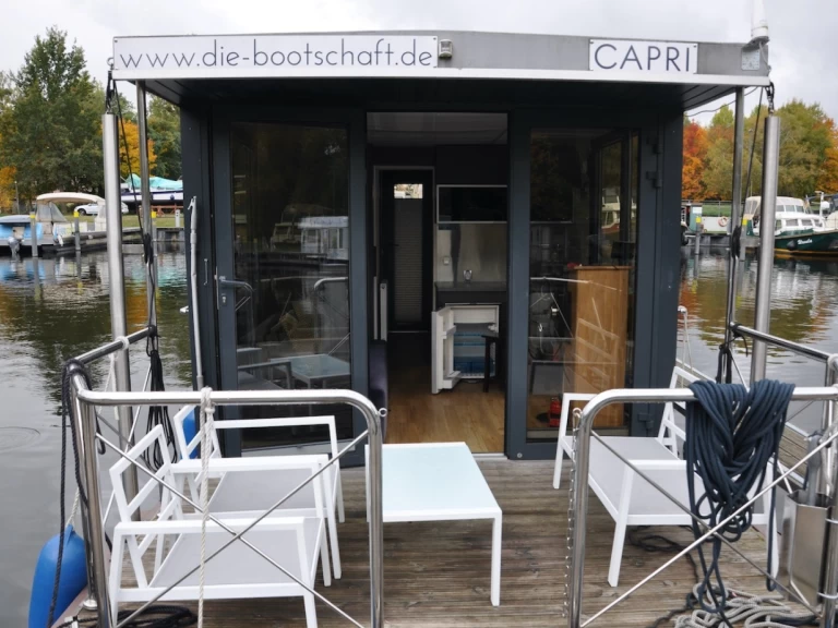 Hire Canal boat Hausboot with a boat licence