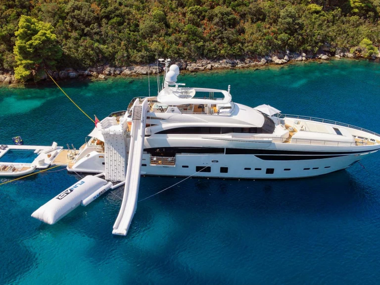 Luxury Yacht to hire Split at the best price