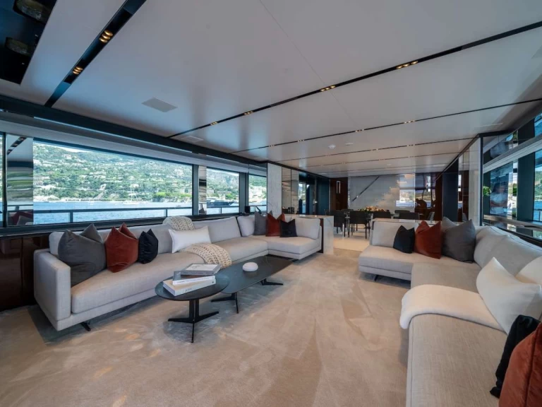 Luxury Yacht hire in Bahamas - Riva M/Y Tasty waves 