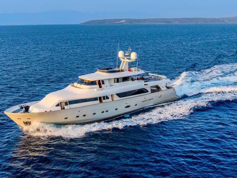 Hire Luxury Yacht with or without skipper Ferretti Kaštel Gomilica