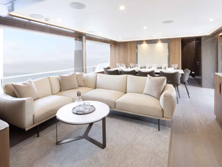 Hire Luxury Yacht Ocean alexander with a boat licence