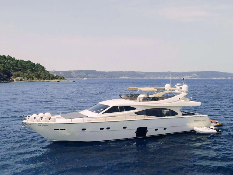 Hire Luxury Yacht with or without skipper Ferretti Split