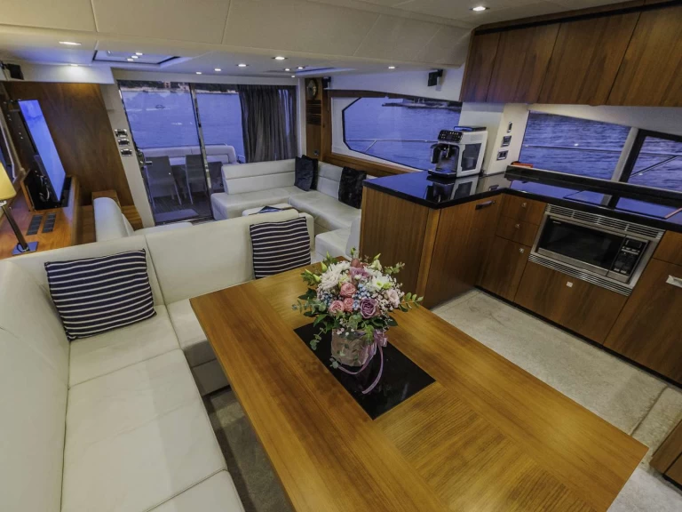 Hire Luxury Yacht with or without skipper Sunseeker Trogir