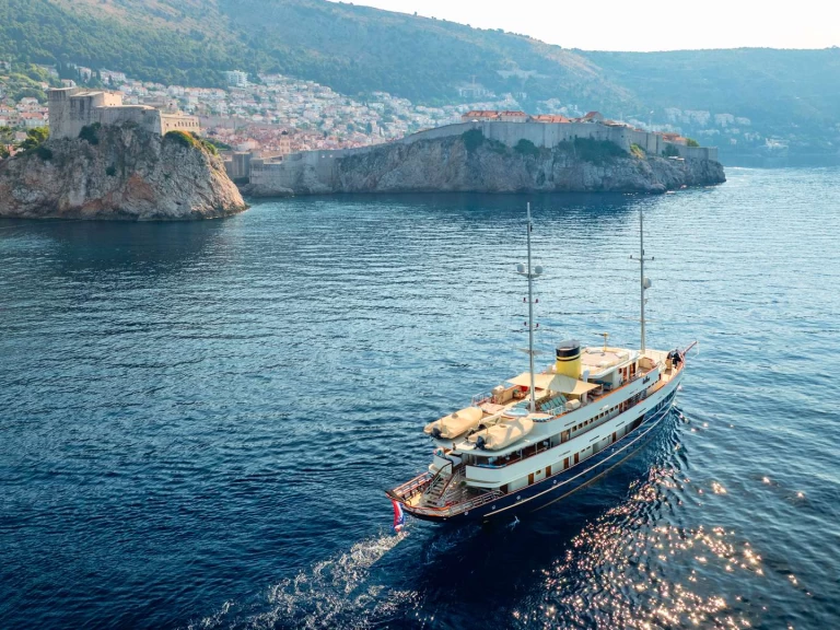 Hire Luxury Yacht with or without skipper Custom Trogir