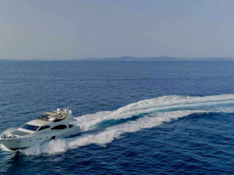 Hire Luxury Yacht Ferretti with a boat licence