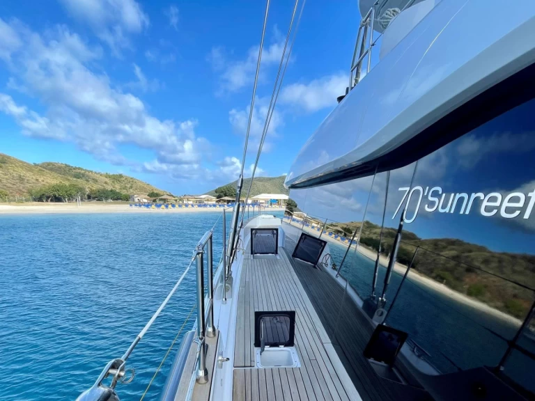 Hire a Sunreef yolo Caribbean