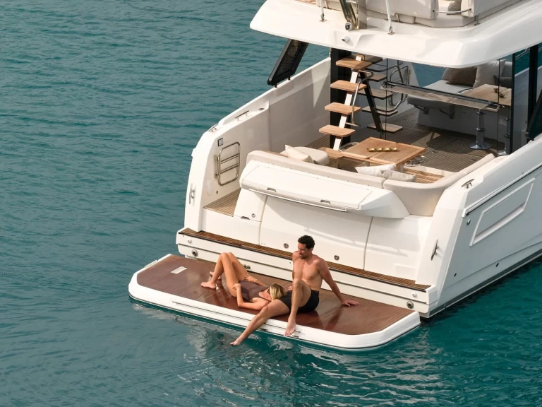 Luxury Yacht hire in Kaštela - Prestige Yachts Prestige F4.3