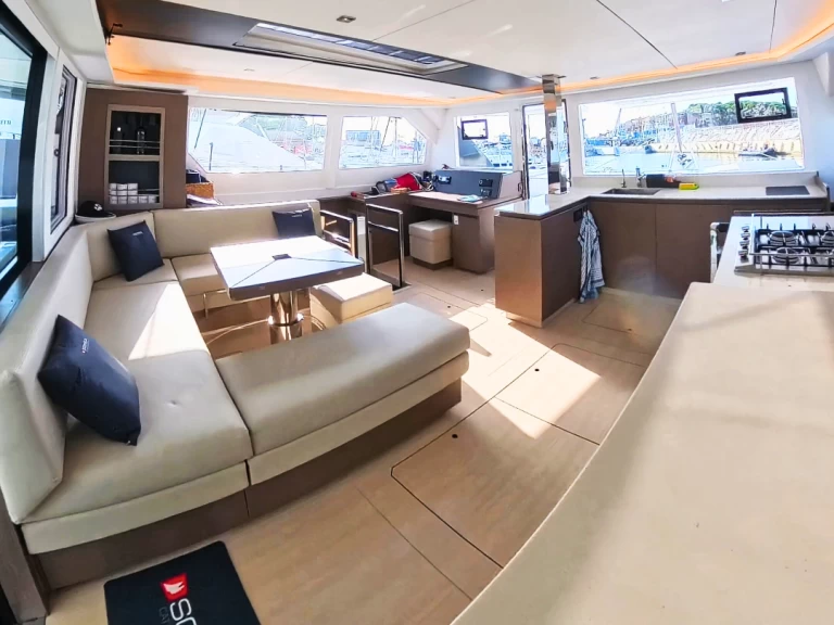 Catamaran hire in Sukošan - Leopard Catamarans / Robertson & Caine Leopard 50 - 5 + 1 cab