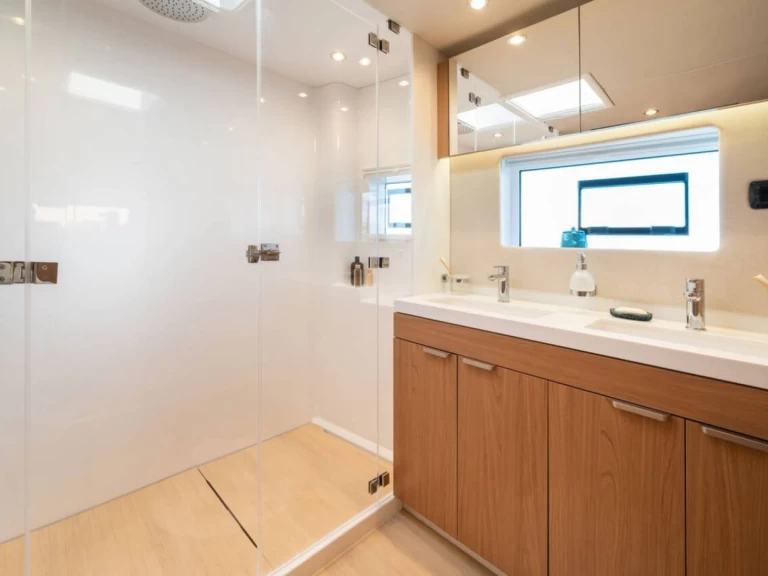 Catamaran to hire Kaštela at the best price