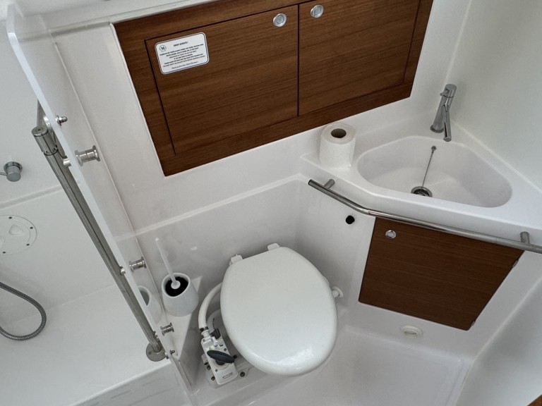 Sailboat hire in Trogir - Elan Impression 45.1