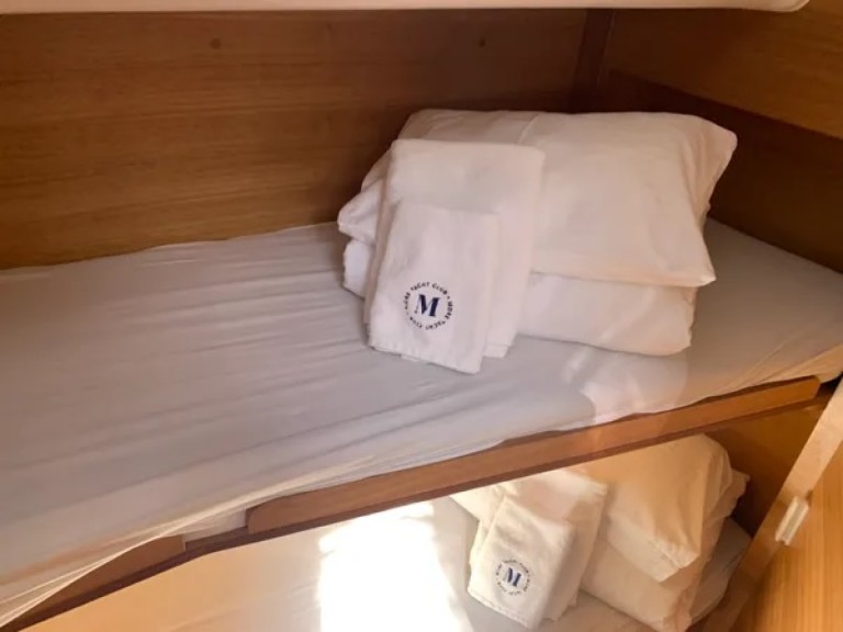 Hire Sailboat Elan with a boat licence