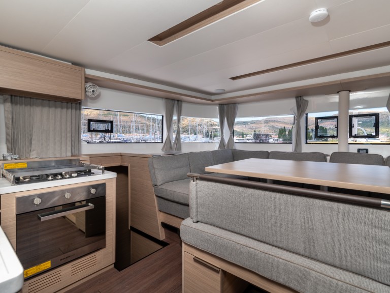 Hire Catamaran Lagoon with a boat licence