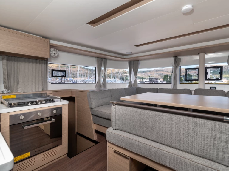 Hire Catamaran Lagoon with a boat licence