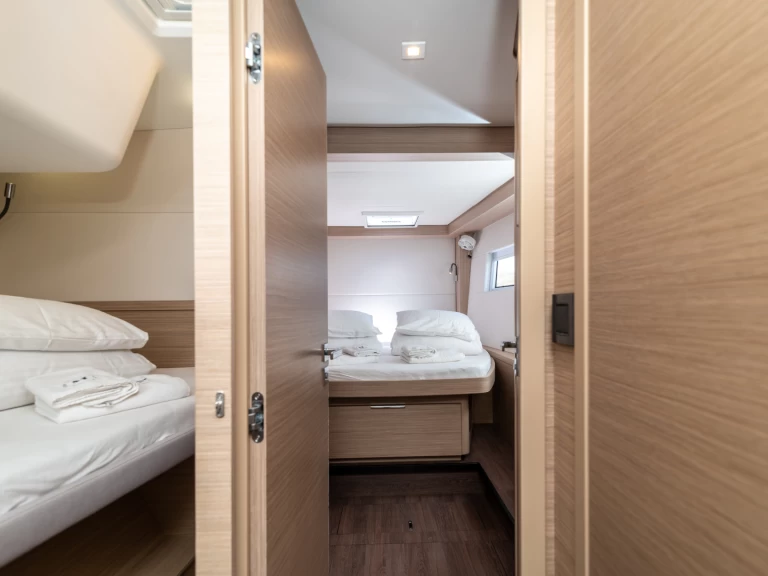 Catamaran to hire Seget Donji at the best price