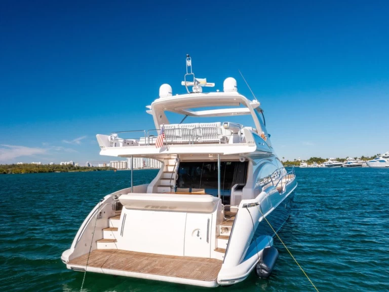 Yacht charter Miami Beach - Azimut Azimut 70 on SamBoat