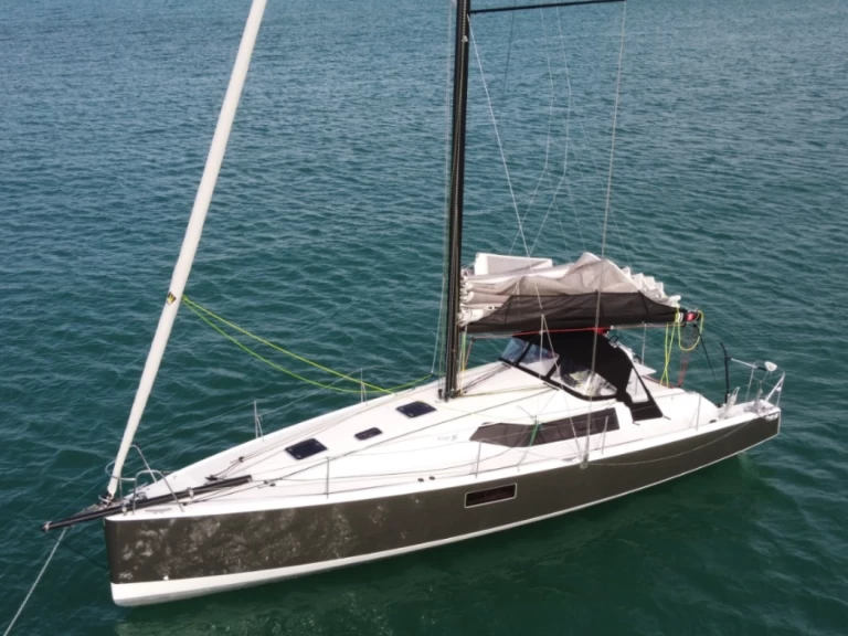 Hire Sailboat with or without skipper Pogo Structures La Trinité-sur-Mer