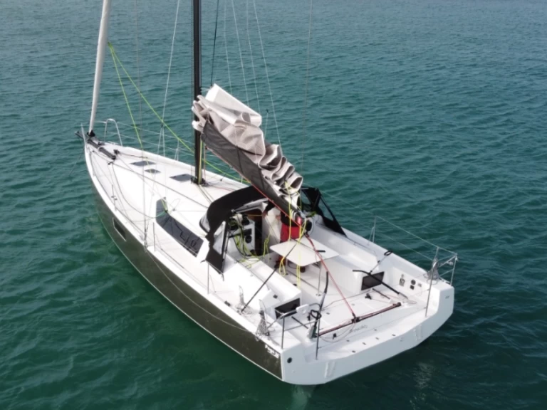 Hire Sailboat Pogo Structures with a boat licence